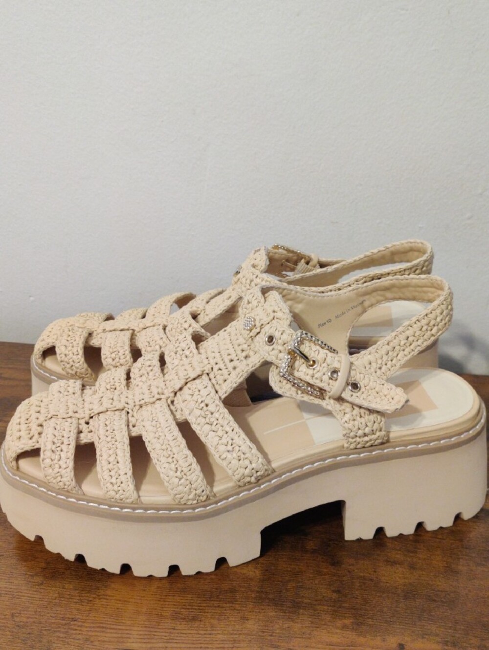 Dolce Vita Cream Woven Platform Sandals - Picture 4 of 16